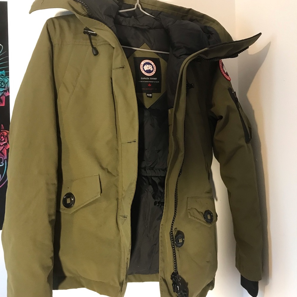 Canada Goose Ladies Montebello Parka, Military Green, Size 2XS